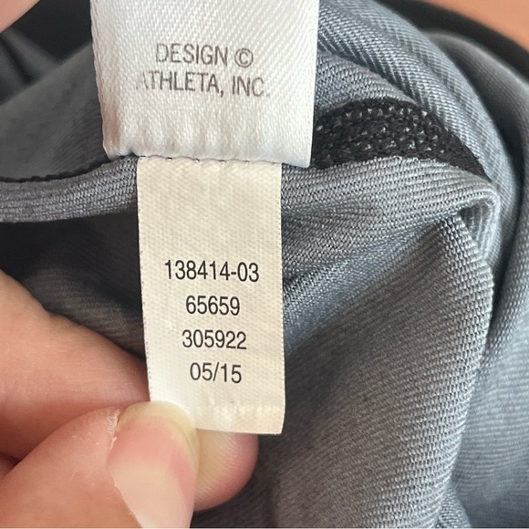 Athleta Black Gray Striped Leggings Running Stretch Ankle Workout Womens Size M - Picture 6 of 7